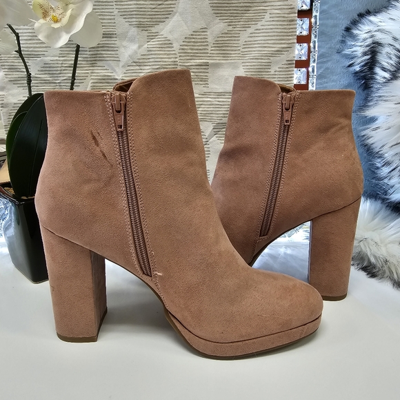 LC Lauren Conrad Souffle Stack Heel Boots - Picture 6 of 9